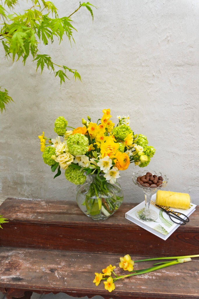 Påskebuket i guld, hvid og grøn