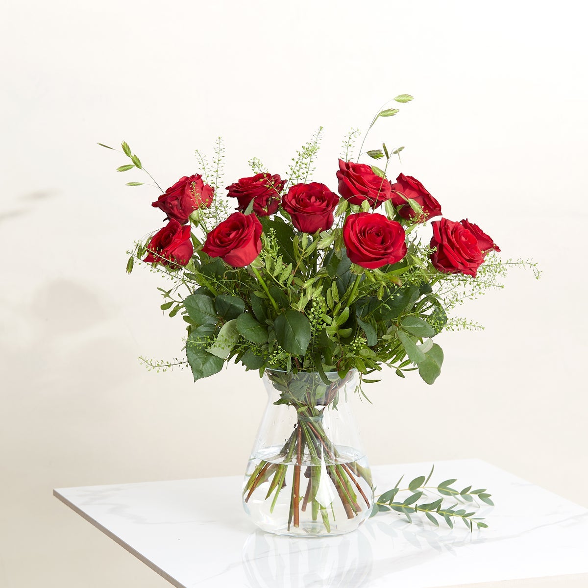 Kunsten at give roser: traditionens betydning | Interflora