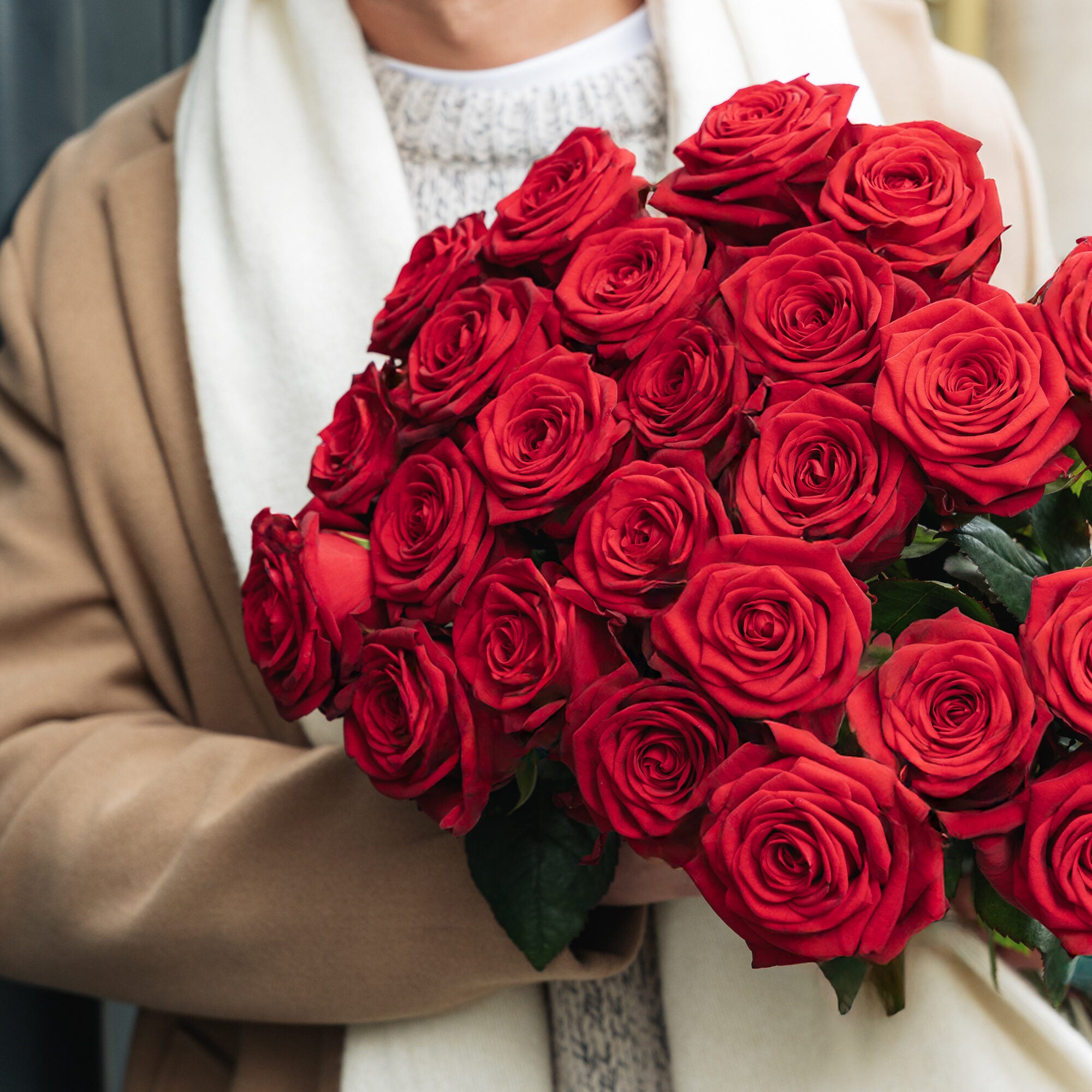 Smuk yndig buket af røde roser