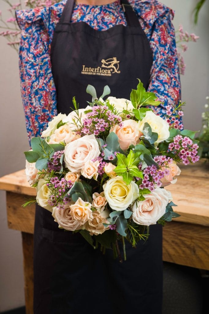 Interflora florist med en buket