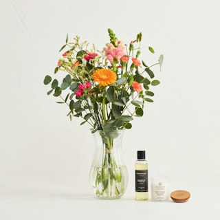 Floristens kreative buket, flerfarvet med massageolie og duftlys