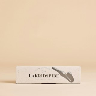 Flora & Evergreen Finsk lakridspibe i gaveæske