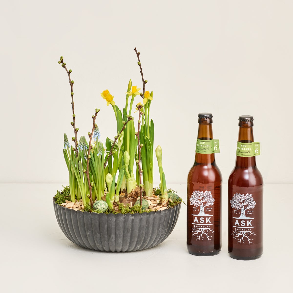 Forårsskål med blandede løg med to ASK påskeurt