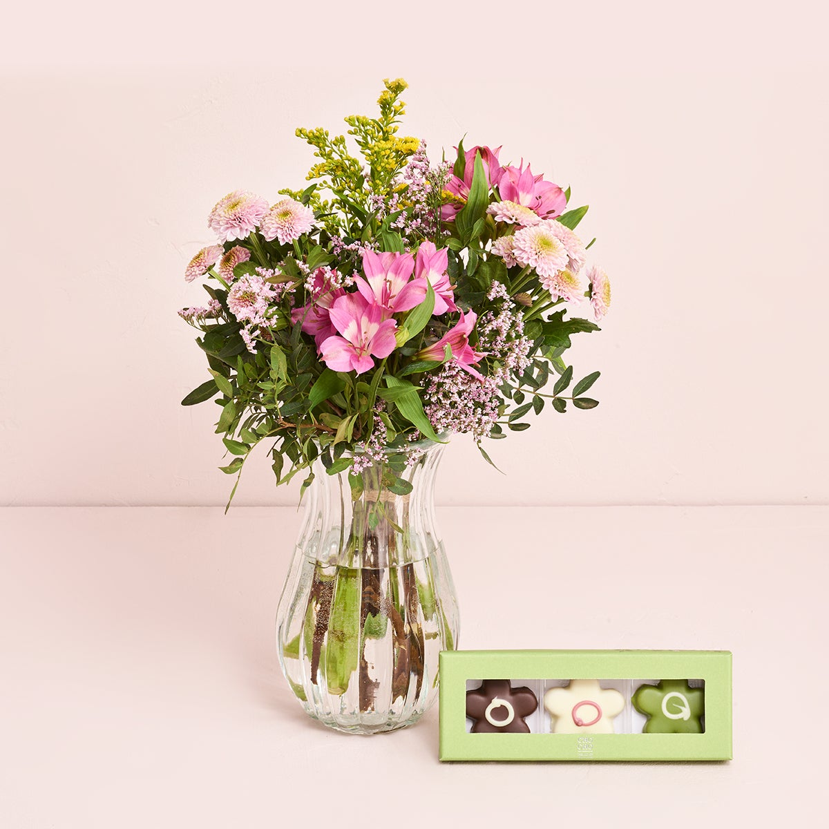 Den fine til mor med marcipanblomster