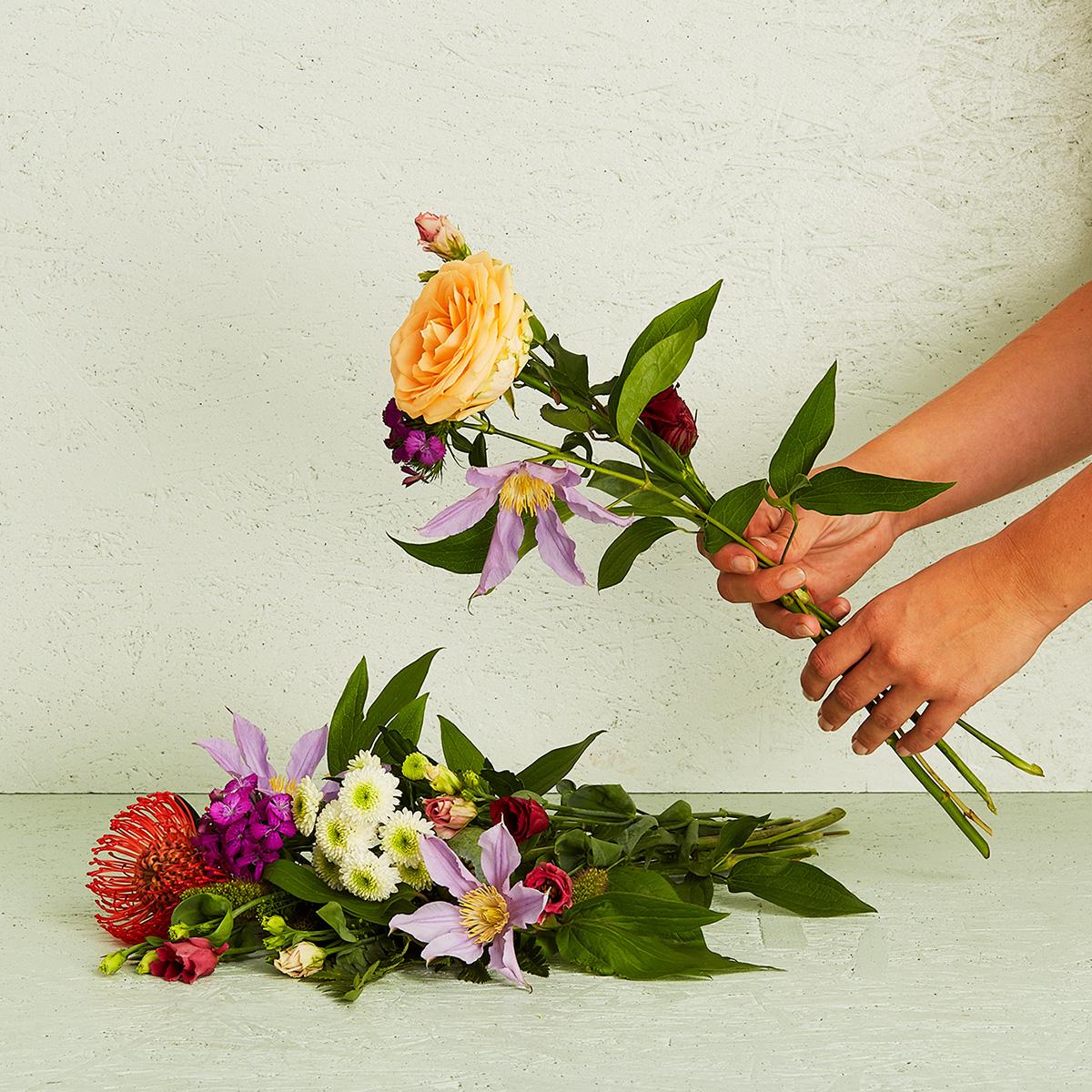 kondolencebuket-en-smuk-hilsen-til-de-p-r-rende-interflora