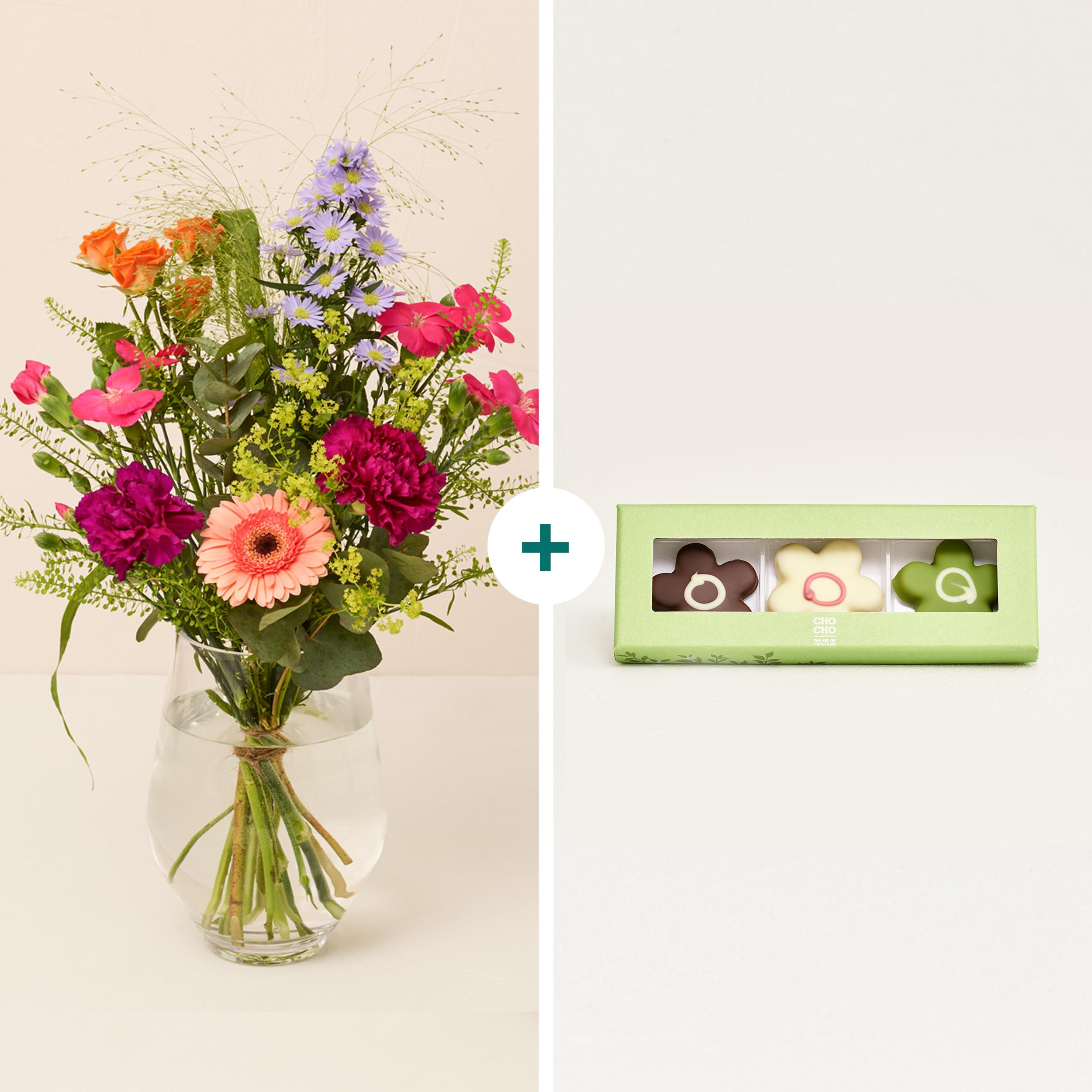 Den yndige til mor med marcipanblomster