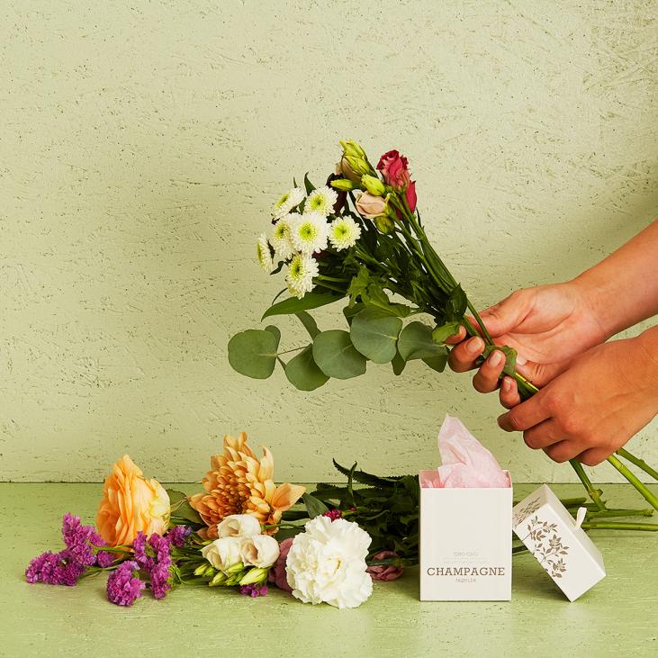 Floristens kreative buket (lav) med champagnetrøfler