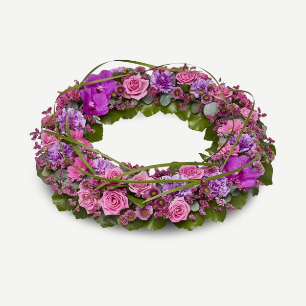 Rundpyntet krans i klassisk stil - pink