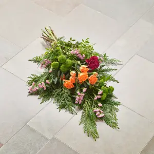 Bårebuket, multifarvet (Floristens kreative valg)